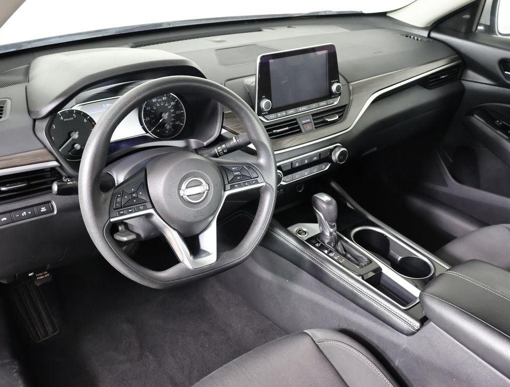 2023 Nissan Altima 2.5 SV photo 6