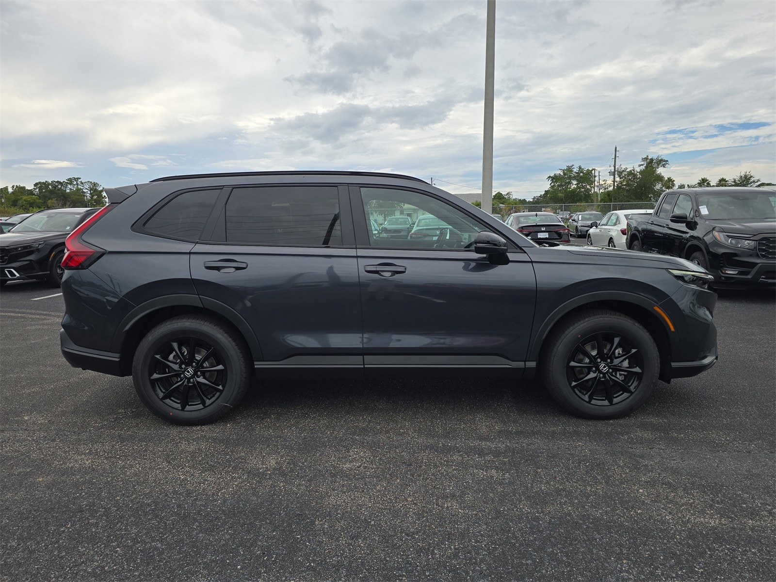 2026 Honda CR-V Hybrid Sport-L photo 3