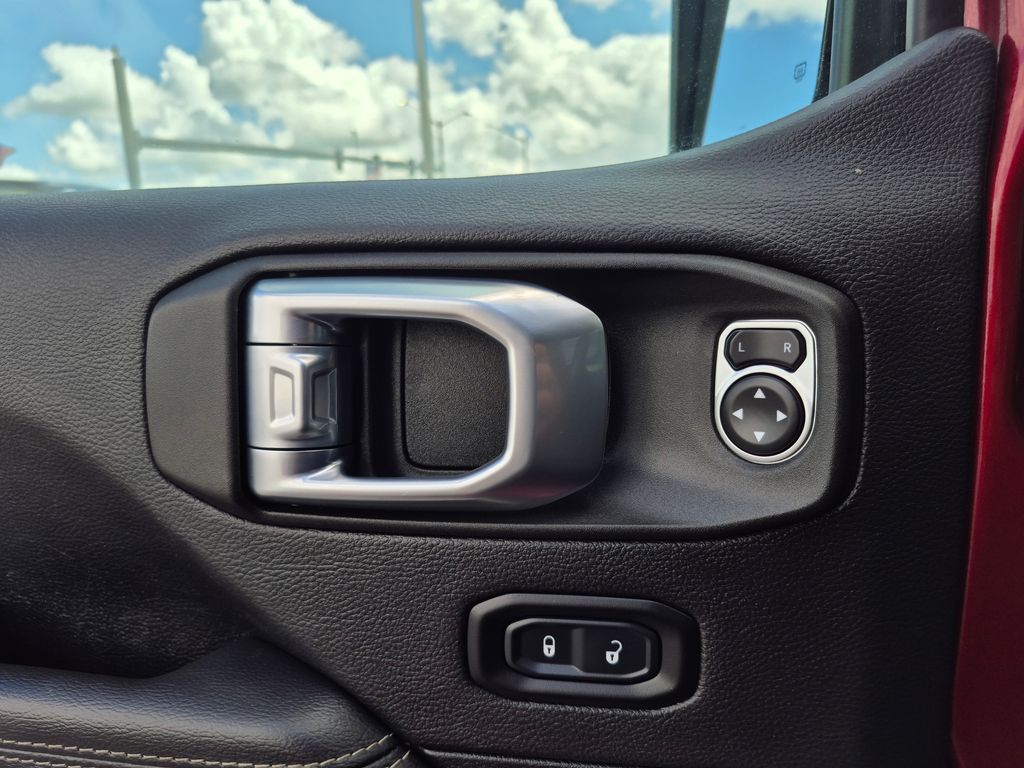 2021 Jeep Wrangler Unlimited Sahara 4xe photo 16