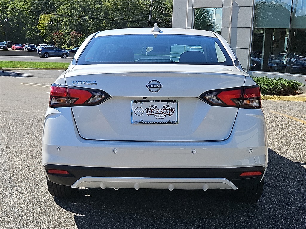 2025 Nissan Versa 1.6 SV photo 5