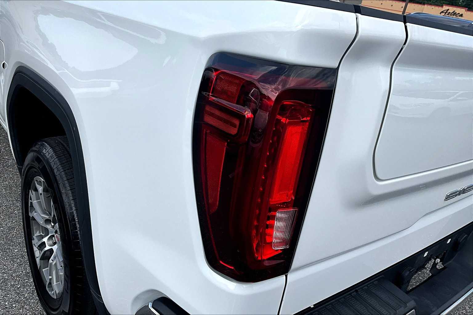 2024 Gmc Sierra 1500 SLT photo 28
