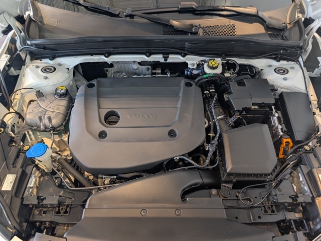 2023 Volvo XC40 Plus photo 35