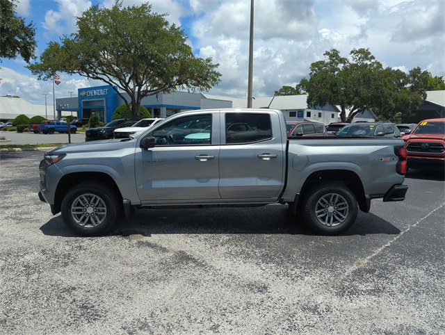 2025 Chevrolet Colorado Work Truck LT photo 13