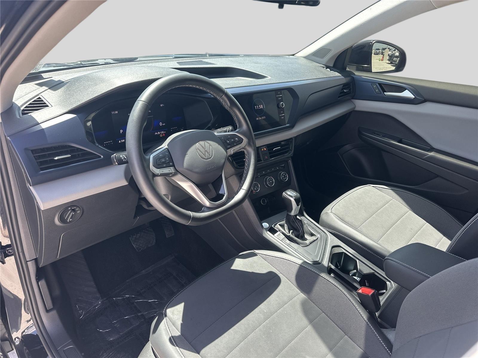 2022 Volkswagen Taos SE photo 8
