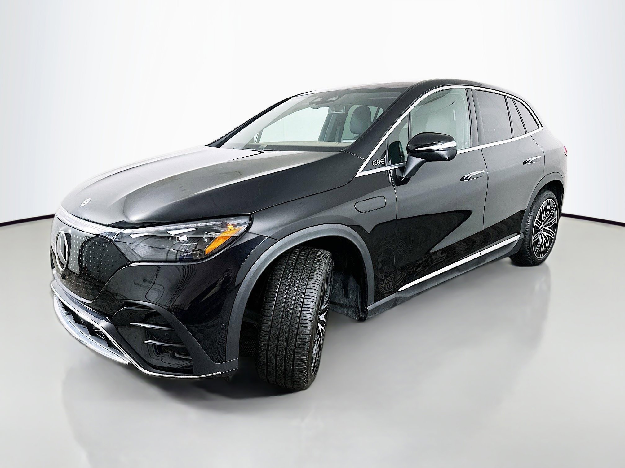 2024 Mercedes Benz EQE SUV 350 4MATIC photo 3