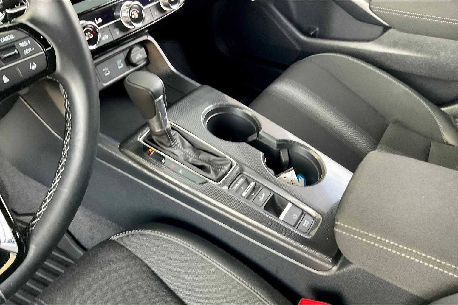2025 Honda Civic Hatchback Sport photo 15