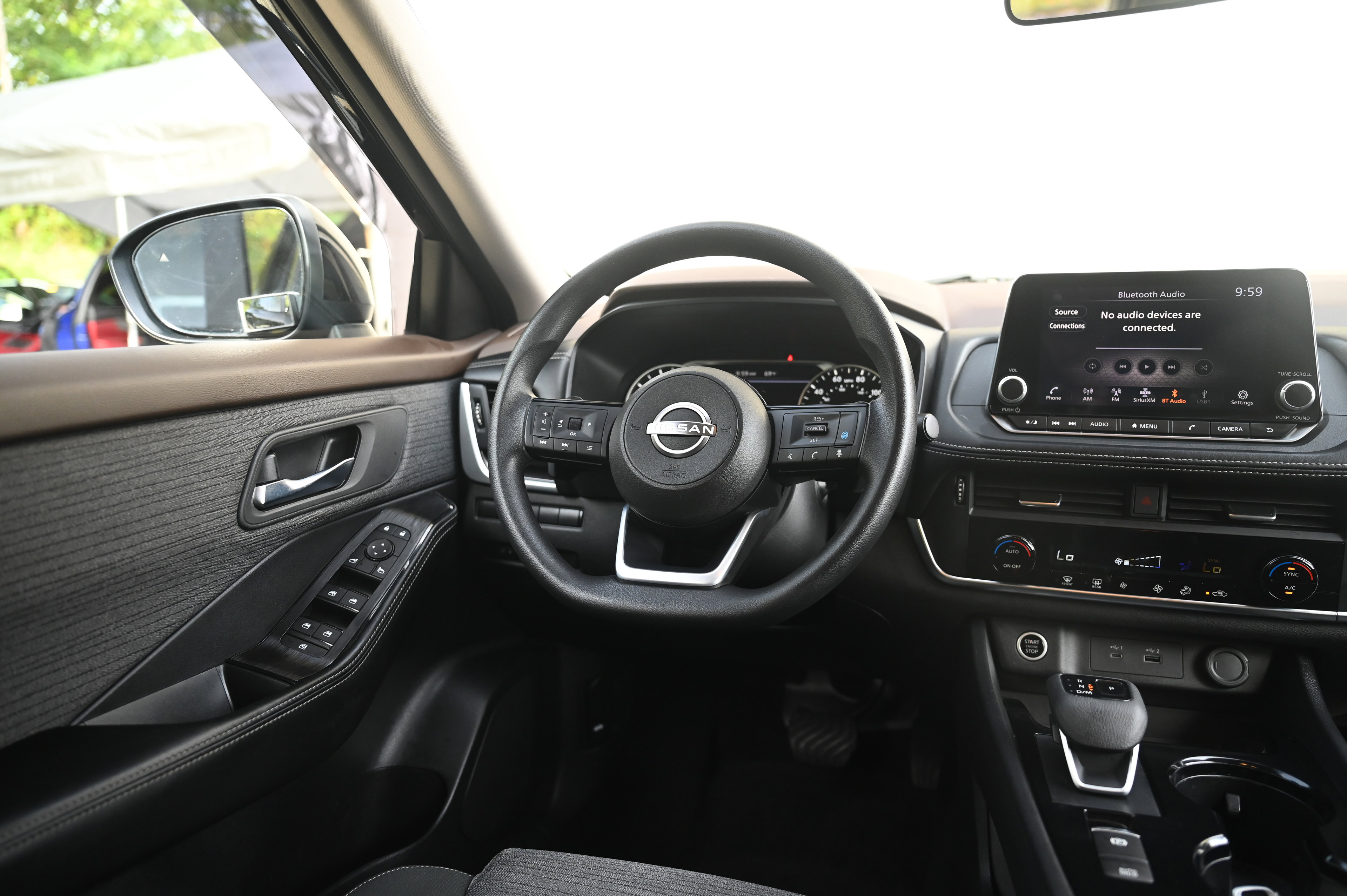 2023 Nissan Rogue SV photo 25