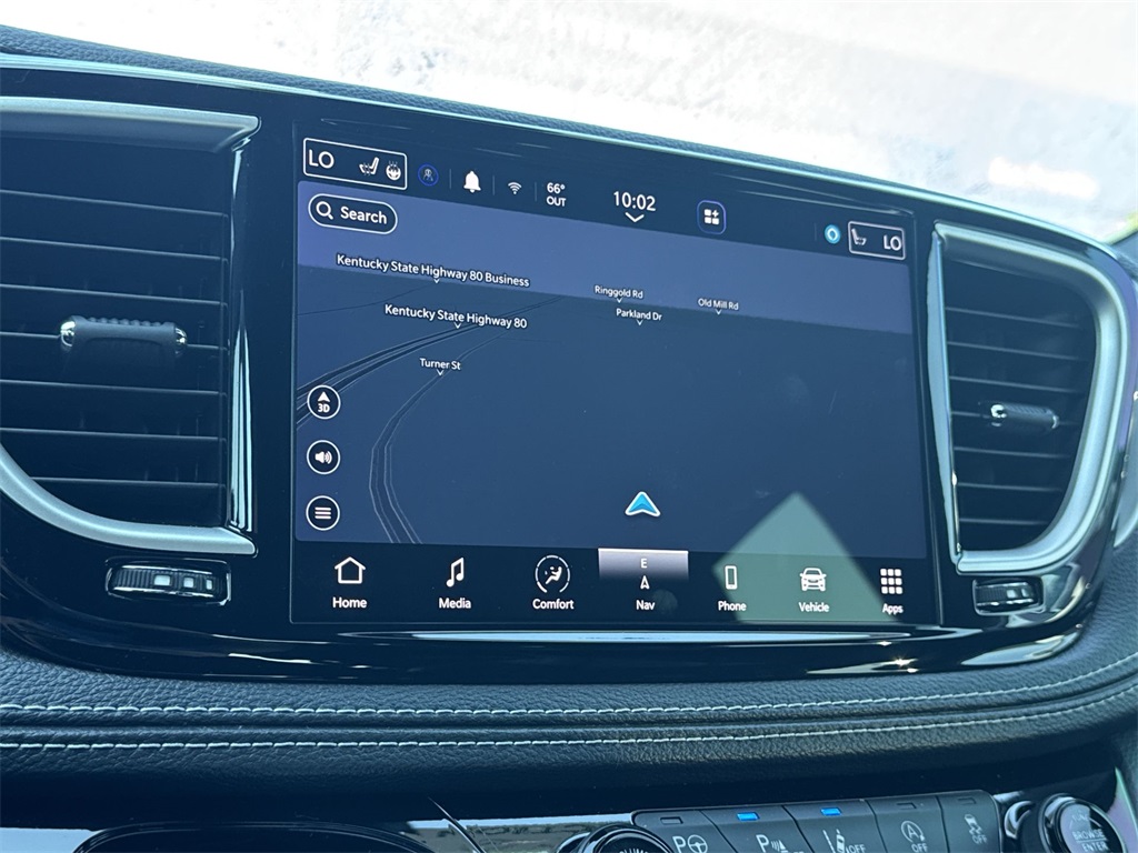 2024 Chrysler Pacifica Touring L photo 21