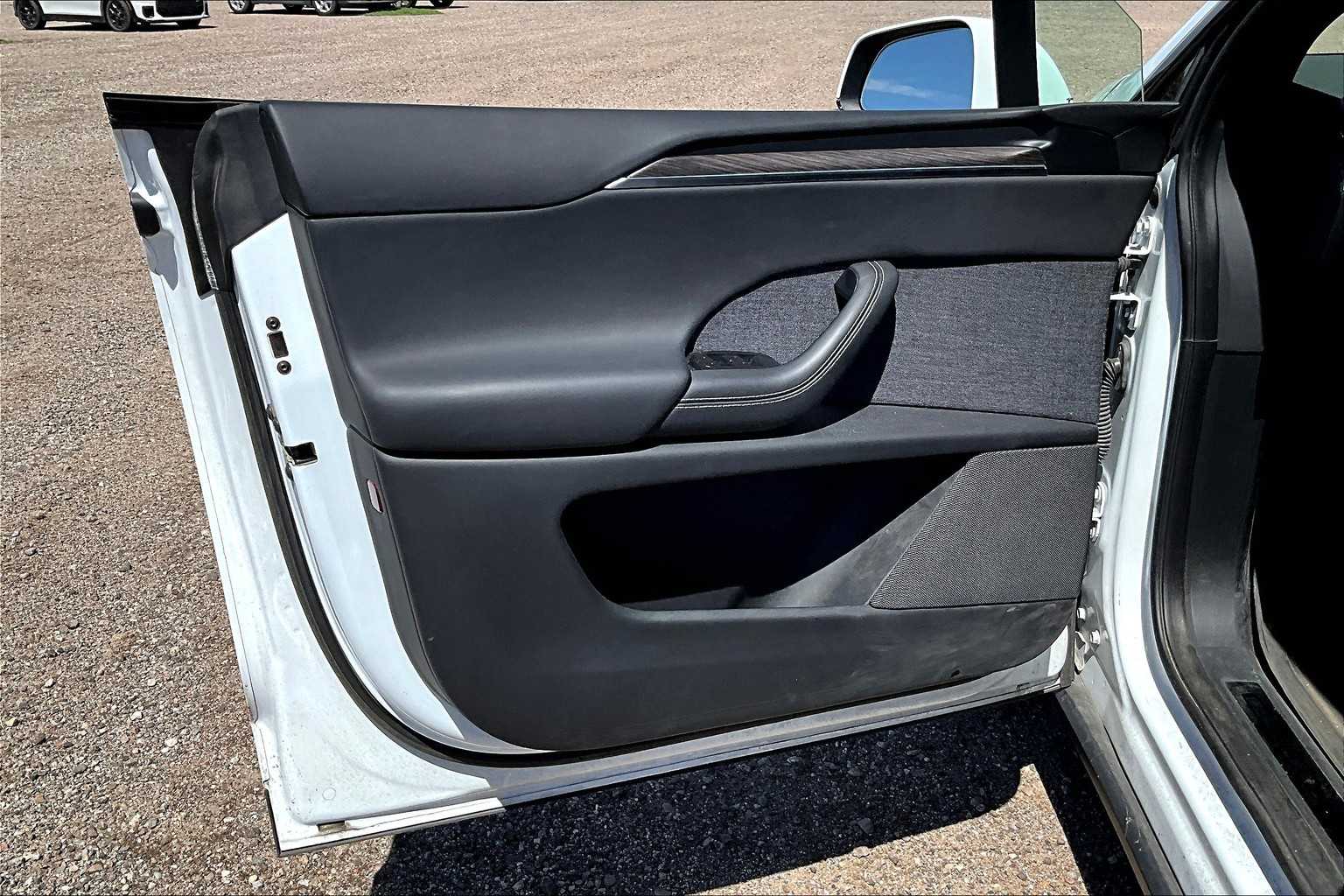 2022 Tesla Model X photo 18