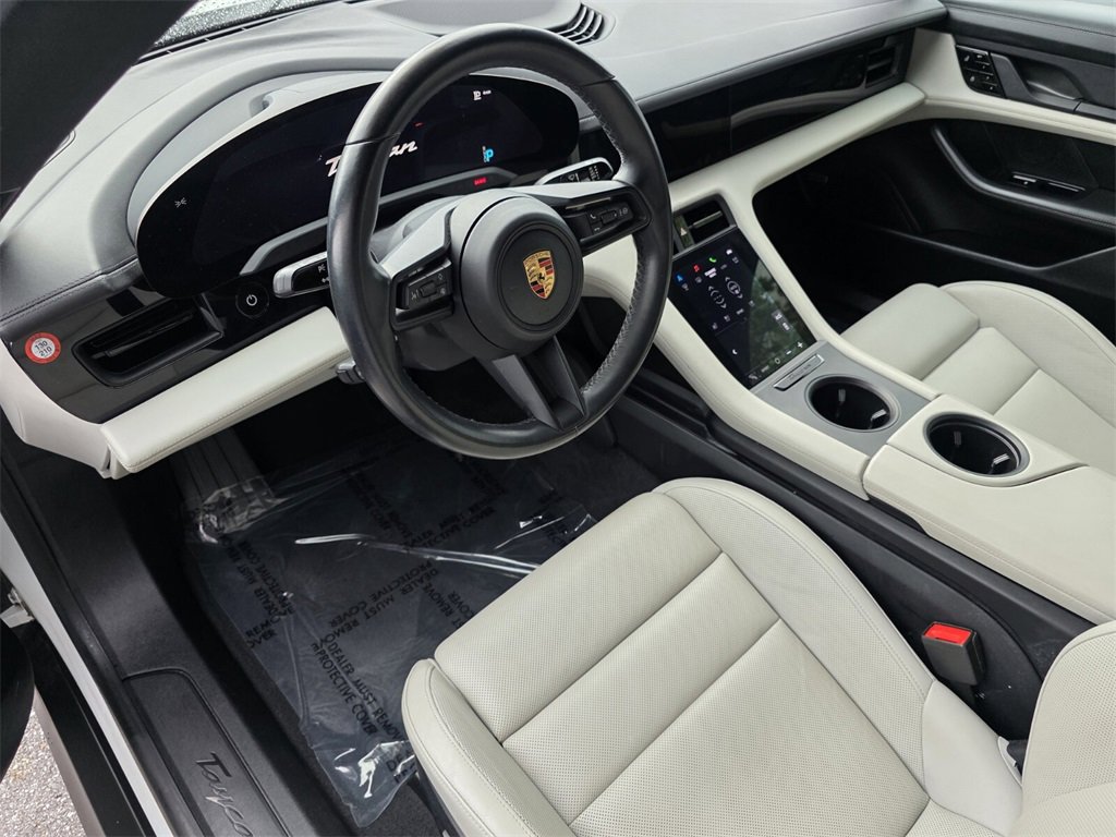 2021 Porsche Taycan Base photo 11