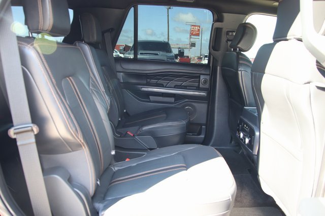 2023 Ford Expedition Platinum photo 12