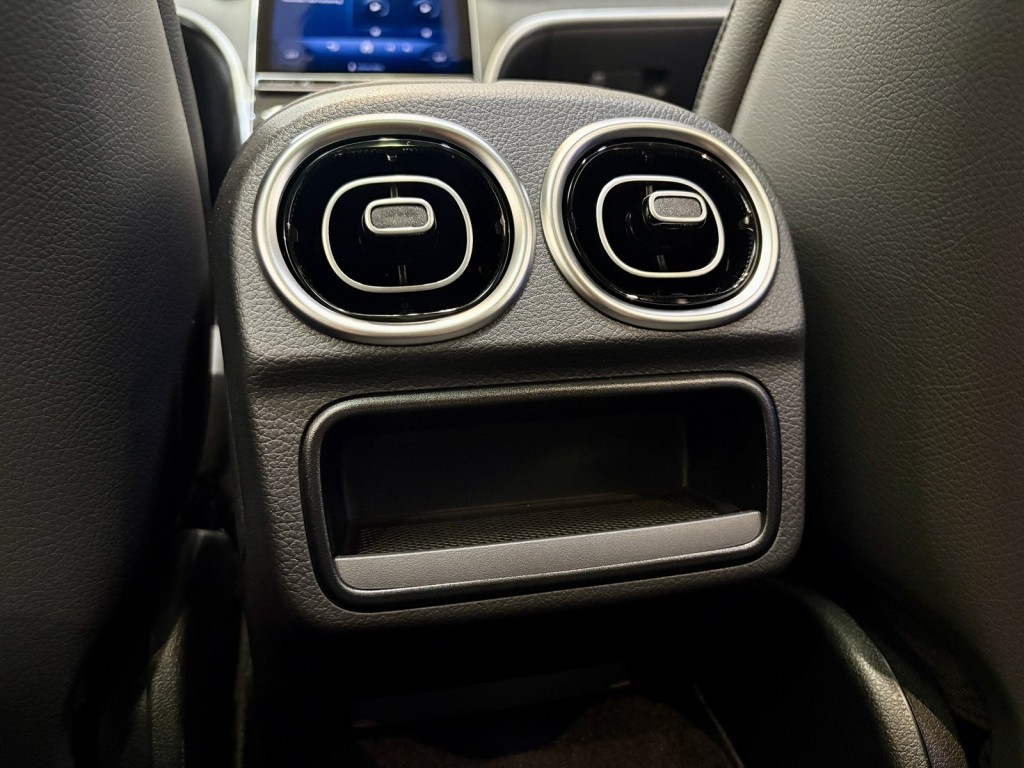 2025 Mercedes Benz C 300 photo 14