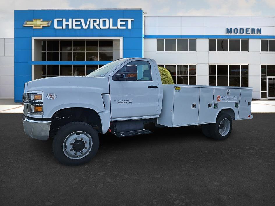 2024 Chevrolet Silverado 4500 Medium Duty Chassis Cab Work Truck's photo