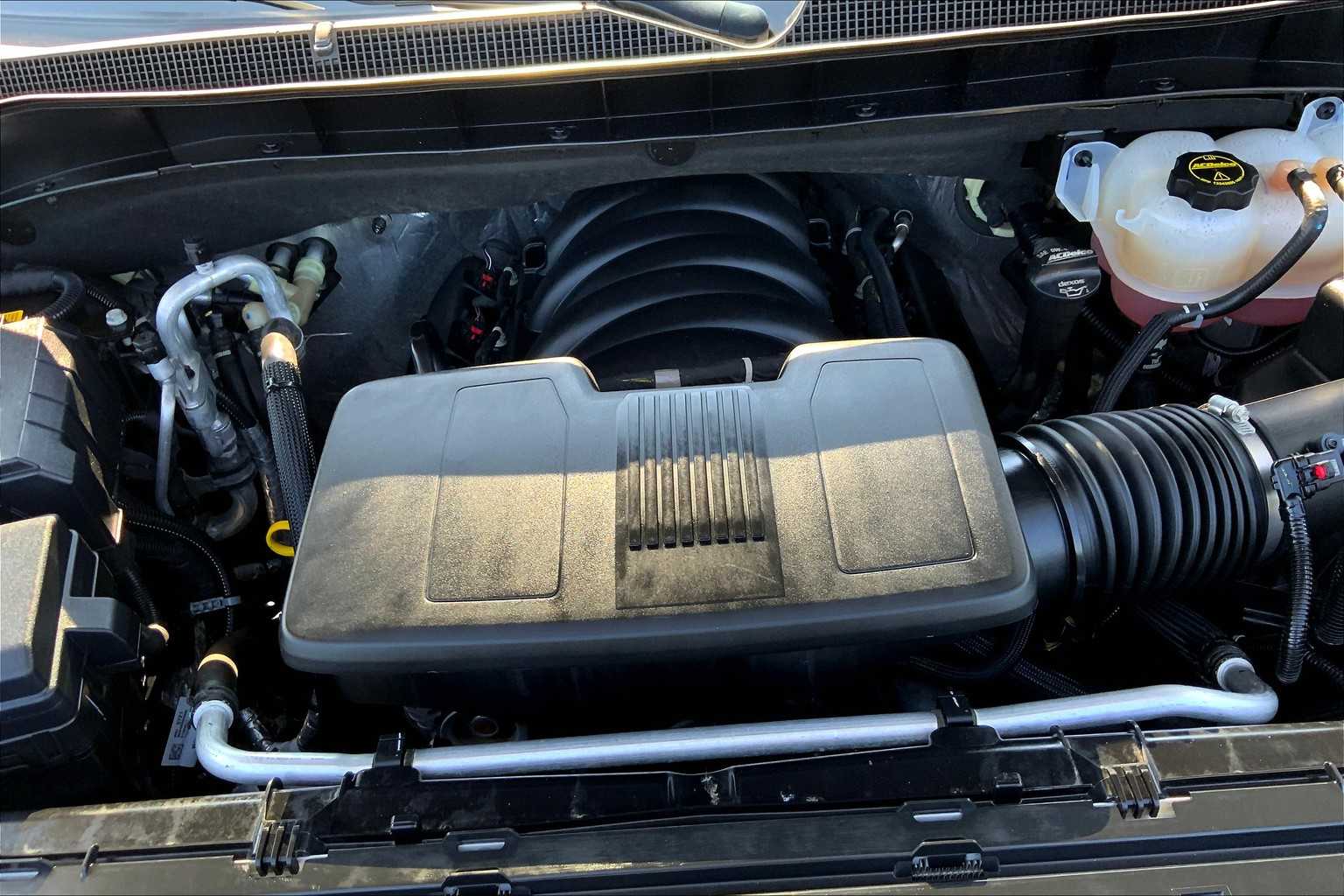 2024 Chevrolet Suburban LT photo 29