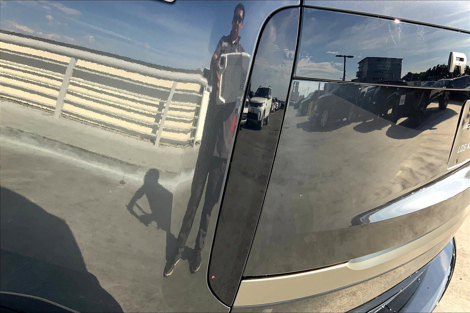 2023 Land Rover Range Rover SE photo 23