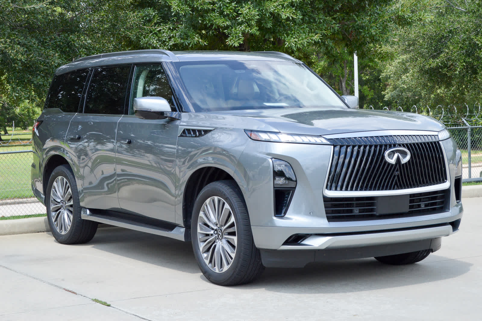 2025 Infiniti QX80 Sensory photo 3