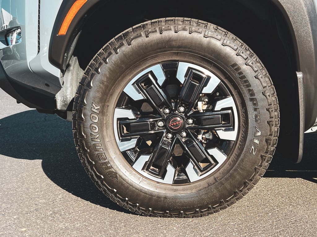 2023 Nissan Frontier PRO-4X photo 6