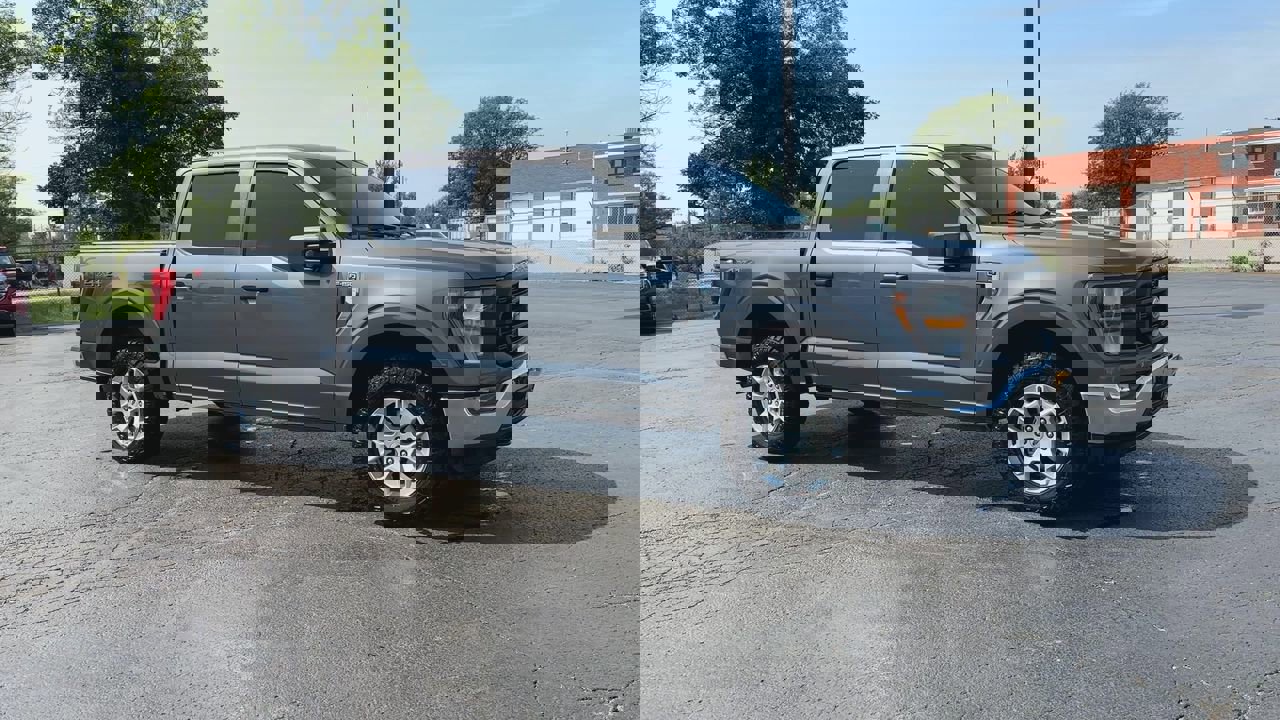 2023 Ford F-150 XLT photo 2