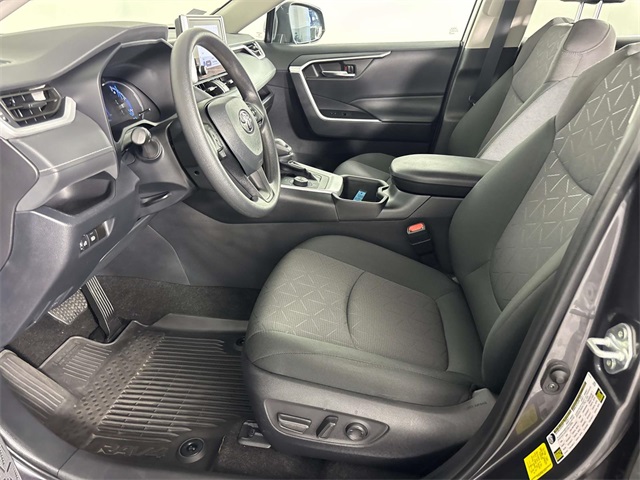 2024 Toyota RAV4 Hybrid XLE photo 12