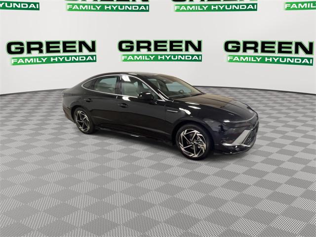 2025 Hyundai Sonata SEL Convenience photo 2