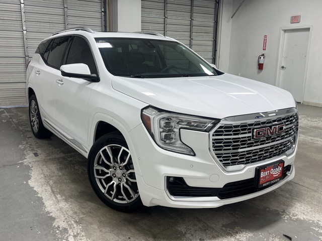 2024 GMC Terrain Denali's photo