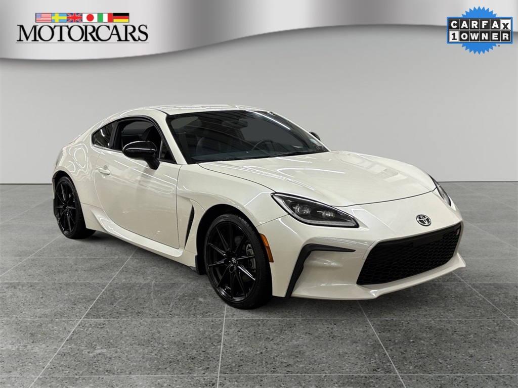 2024 Toyota GR86 Premium's photo