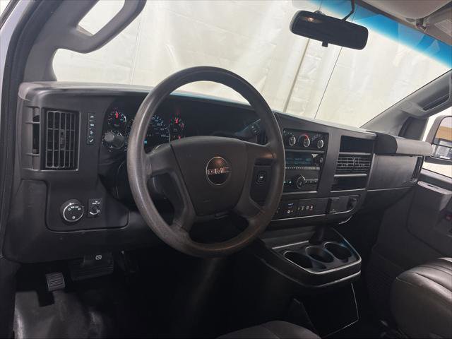 2019 Gmc Savana Cargo photo 2