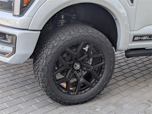 2025 Ford F-150 Lariat photo 3