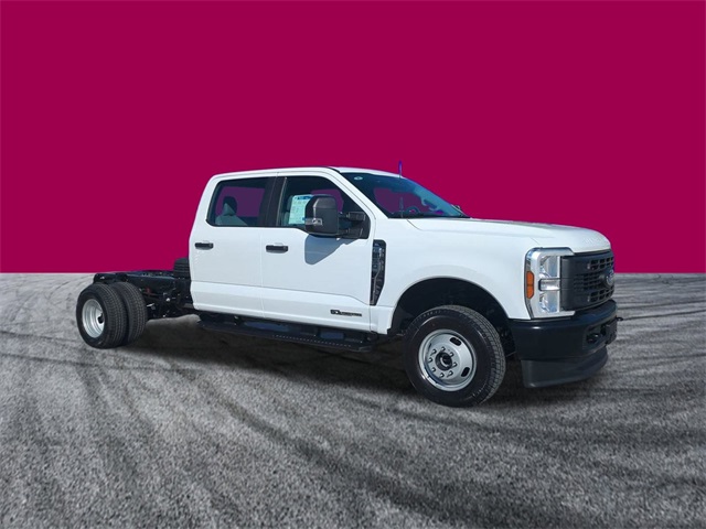 2026 Ford F-350 photo 2