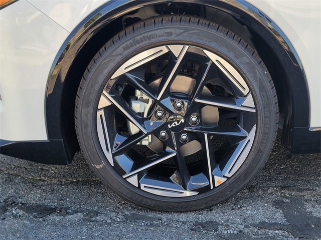 2025 Kia K4 GT-Line photo 10