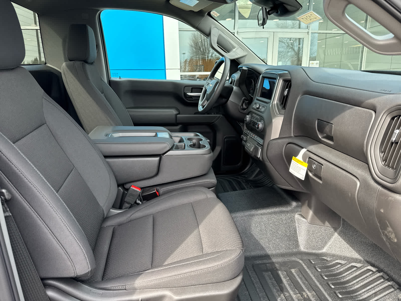 2025 Chevrolet Silverado 1500 photo 4