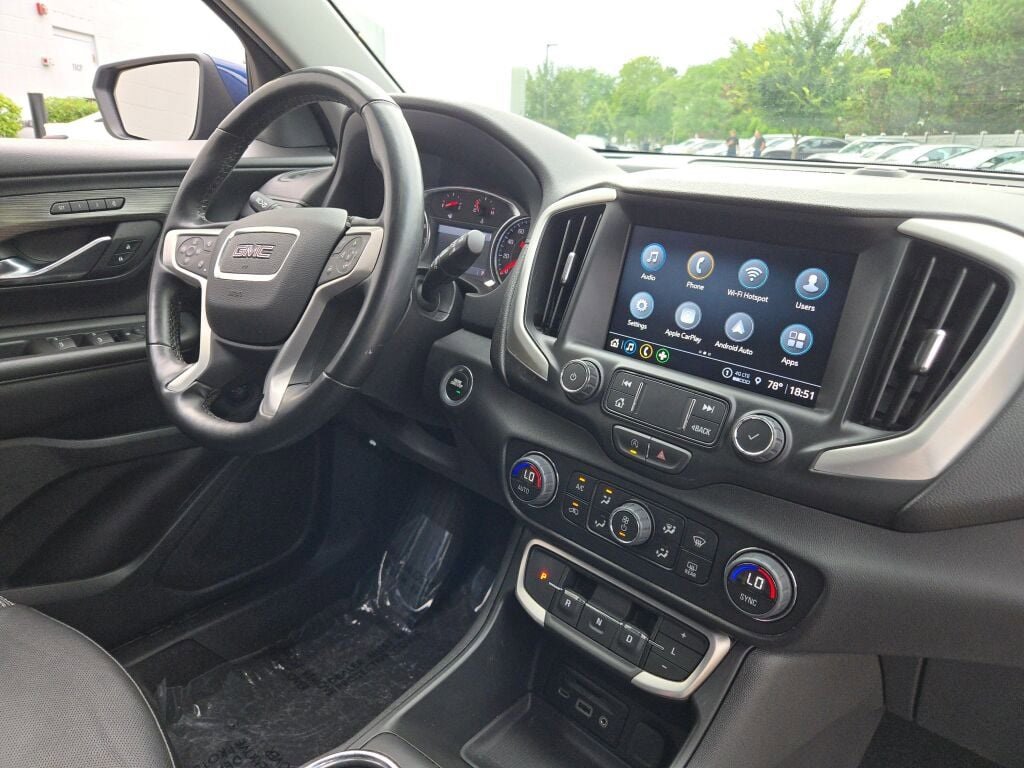 2023 Gmc Terrain SLT photo 2