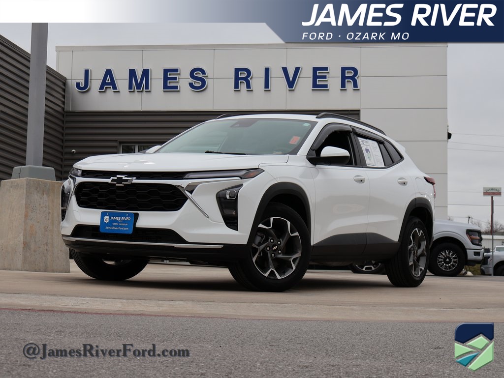 2025 Chevrolet Trax LT's photo