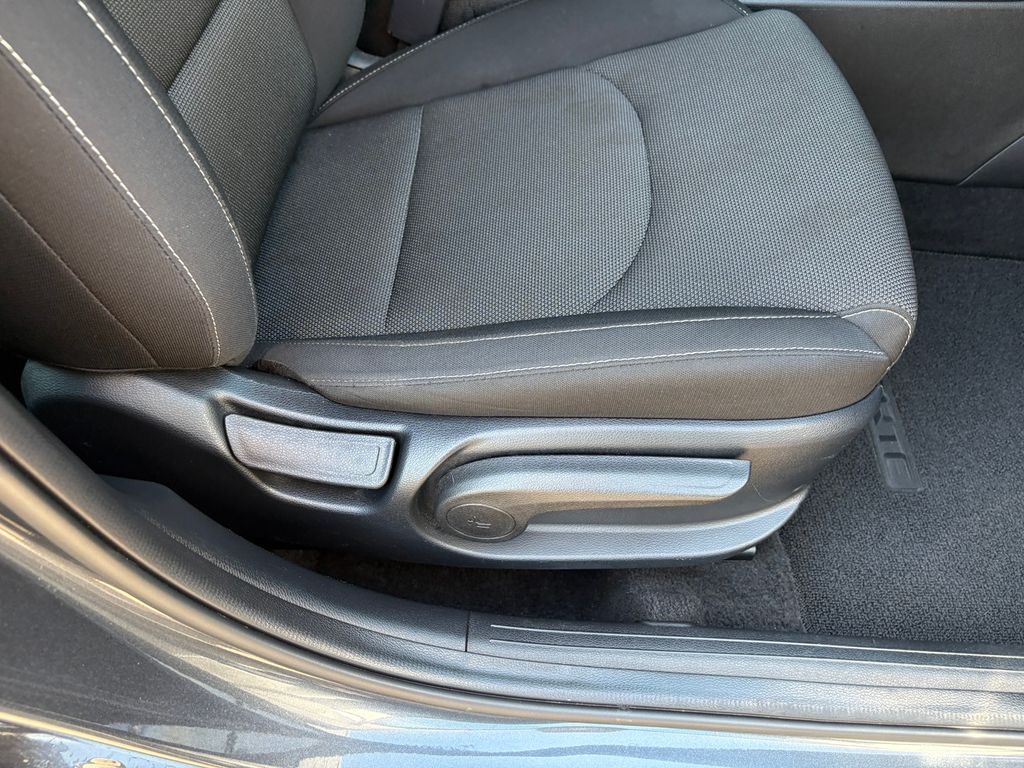 2023 Kia Forte LXS photo 19