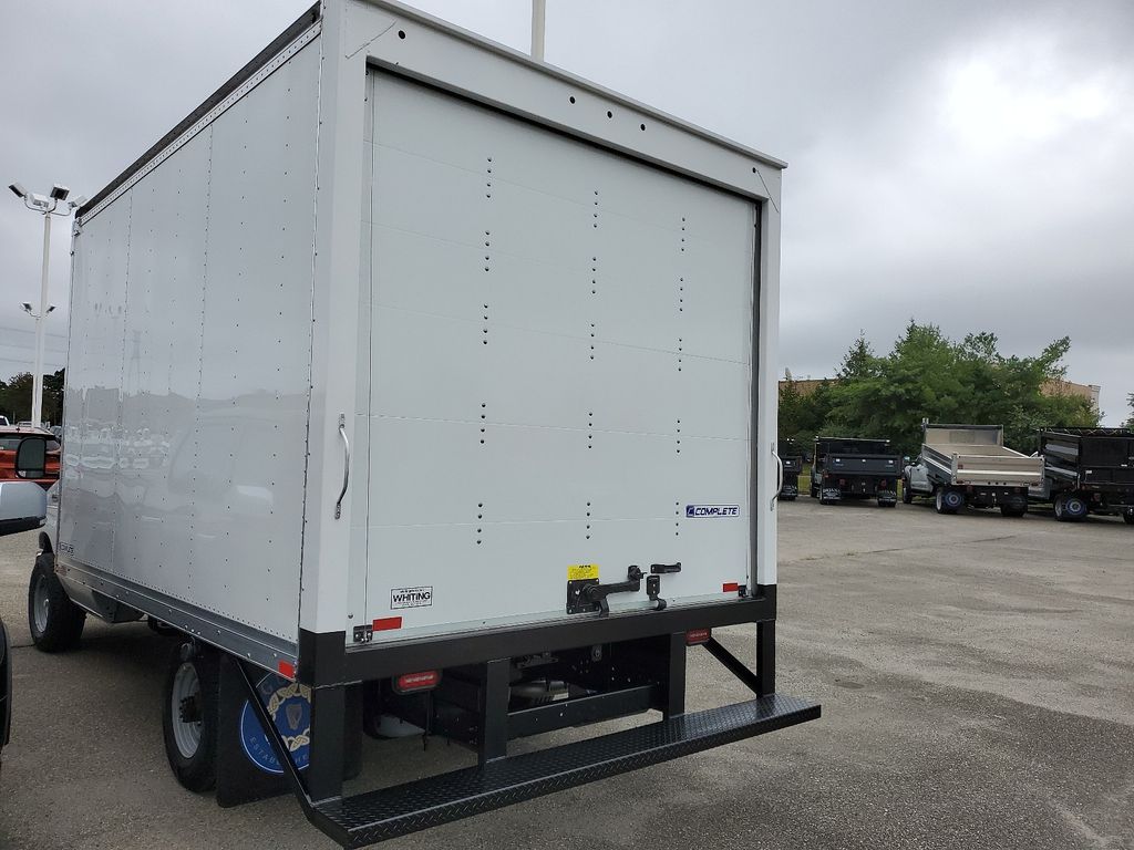 2024 Ford E-350 photo 5