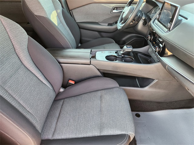 2021 Nissan Rogue SV photo 12