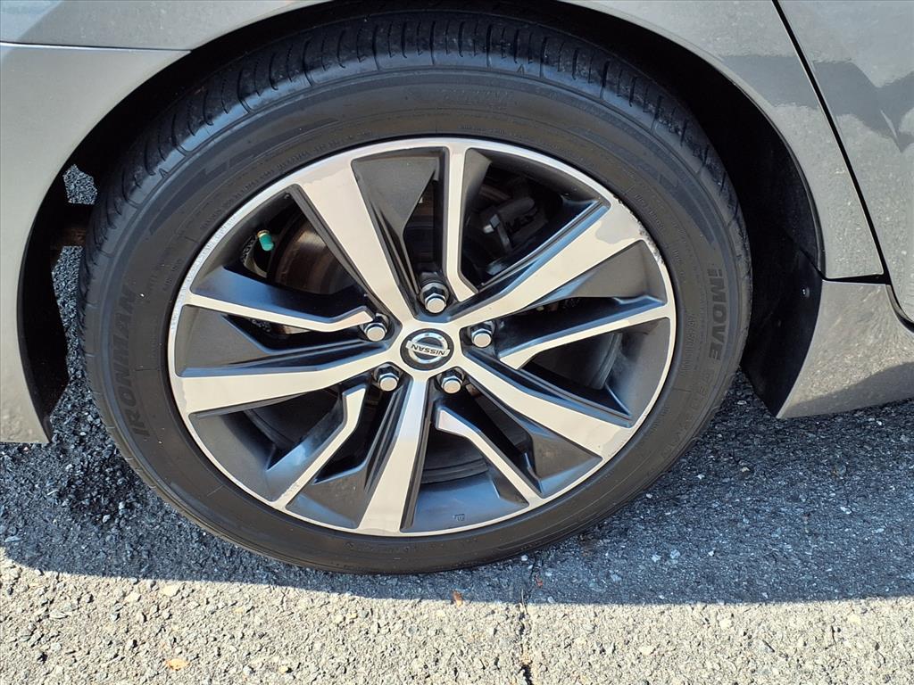 2020 Nissan Maxima SV photo 22