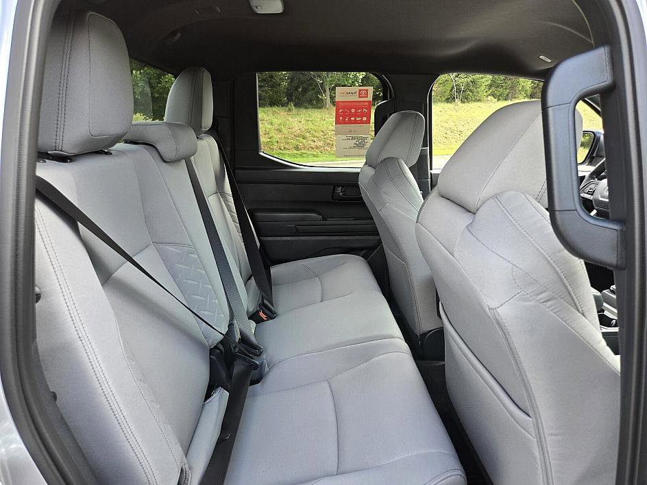 2025 Toyota Tacoma SR5 photo 16