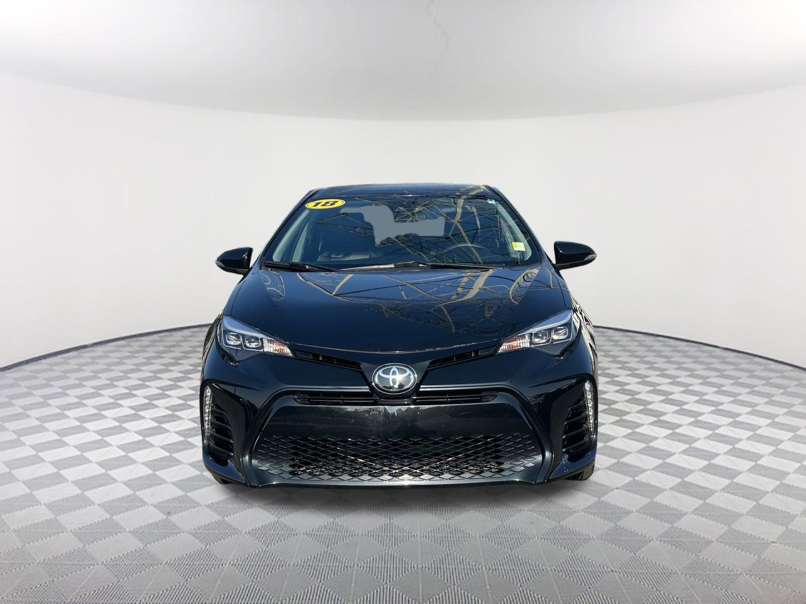 2018 Toyota Corolla L photo 2