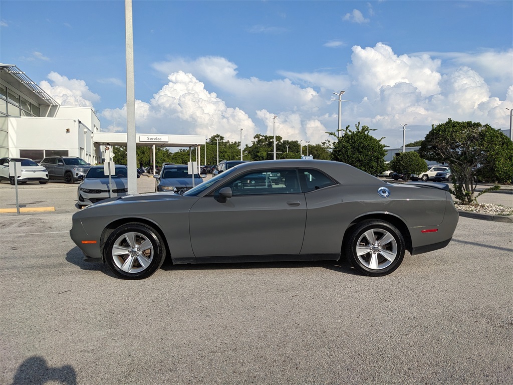 2023 Dodge Challenger SXT photo 4