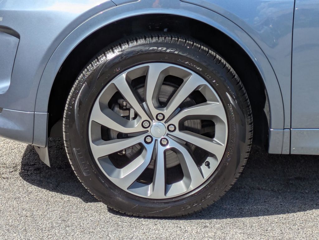2023 Land Rover Discovery Sport SE R-Dynamic photo 8