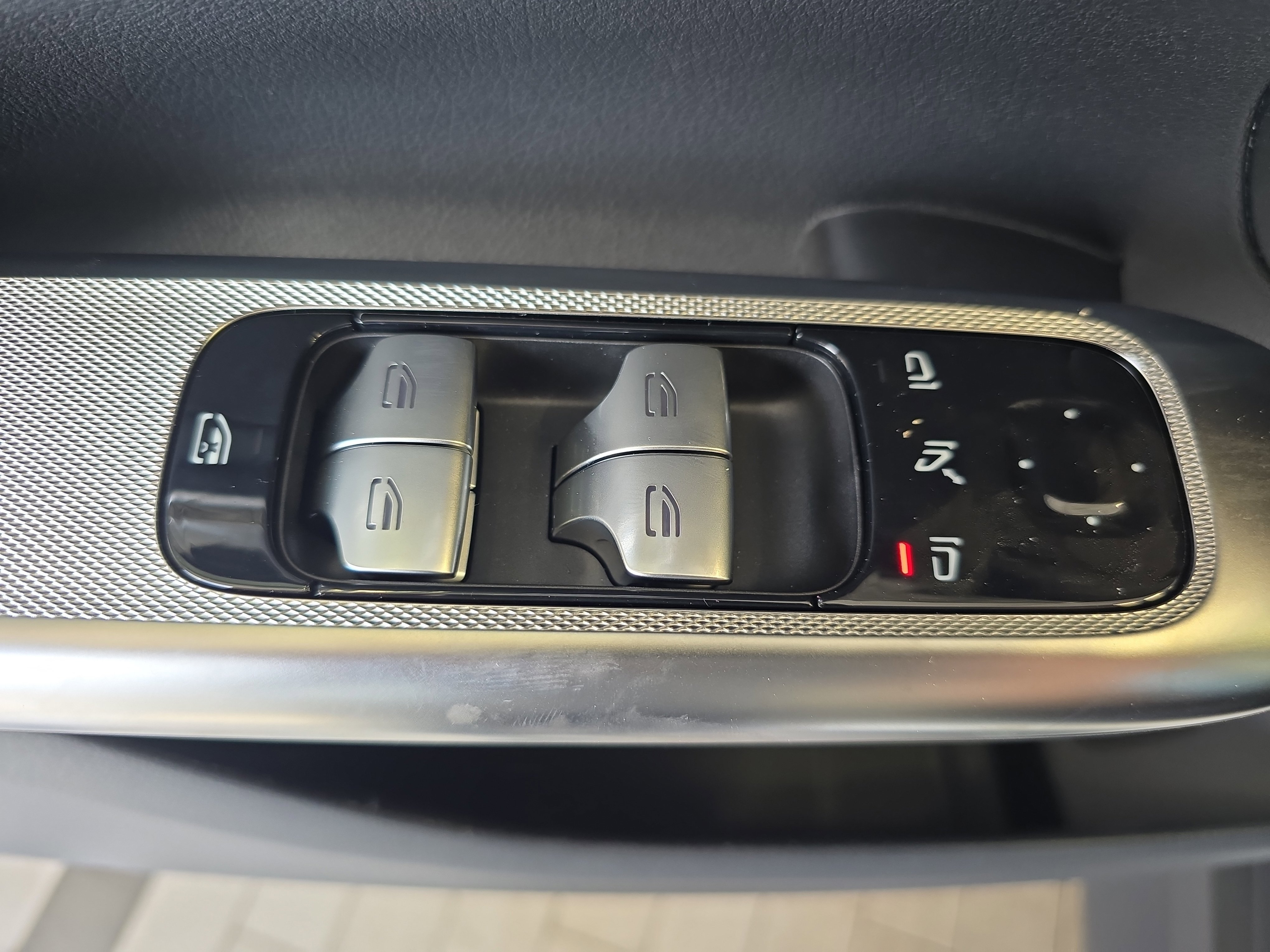 2026 Mercedes Benz GLC 300 4MATIC photo 8