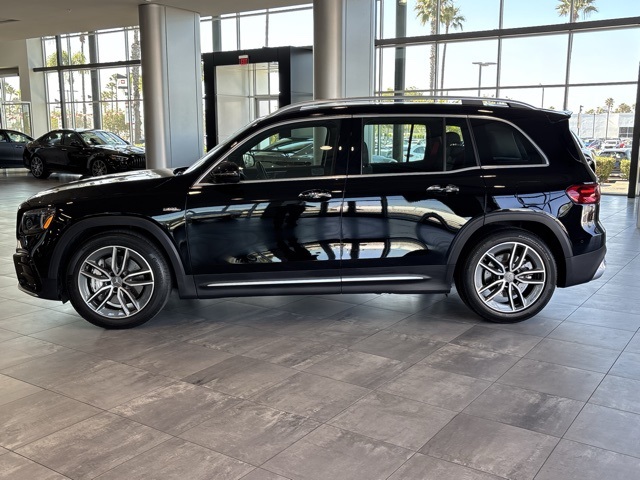2025 Mercedes Benz GLB 35 AMG 4MATIC photo 4
