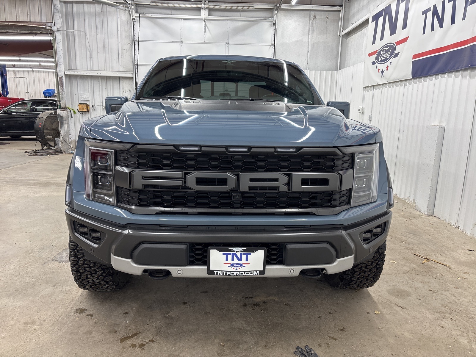 2023 Ford F-150 Raptor photo 2