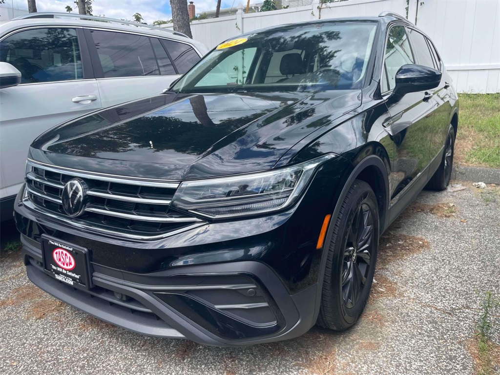 2024 Volkswagen Tiguan SE Wolfsburg Edition photo 2