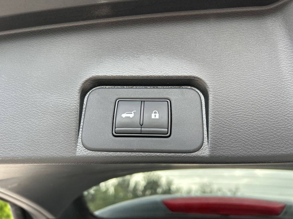 2024 Nissan Rogue SV photo 44
