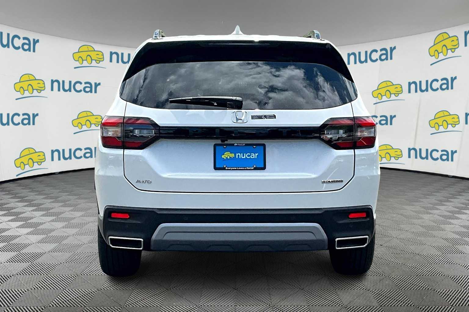 2025 Honda Pilot Touring photo 4
