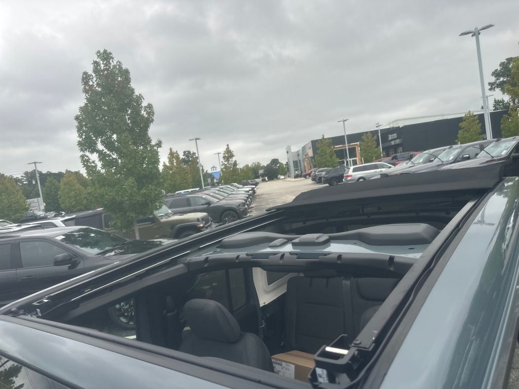 2025 Jeep Wrangler Sport S photo 3