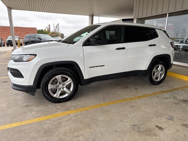 2023 Jeep Compass Sport photo 2