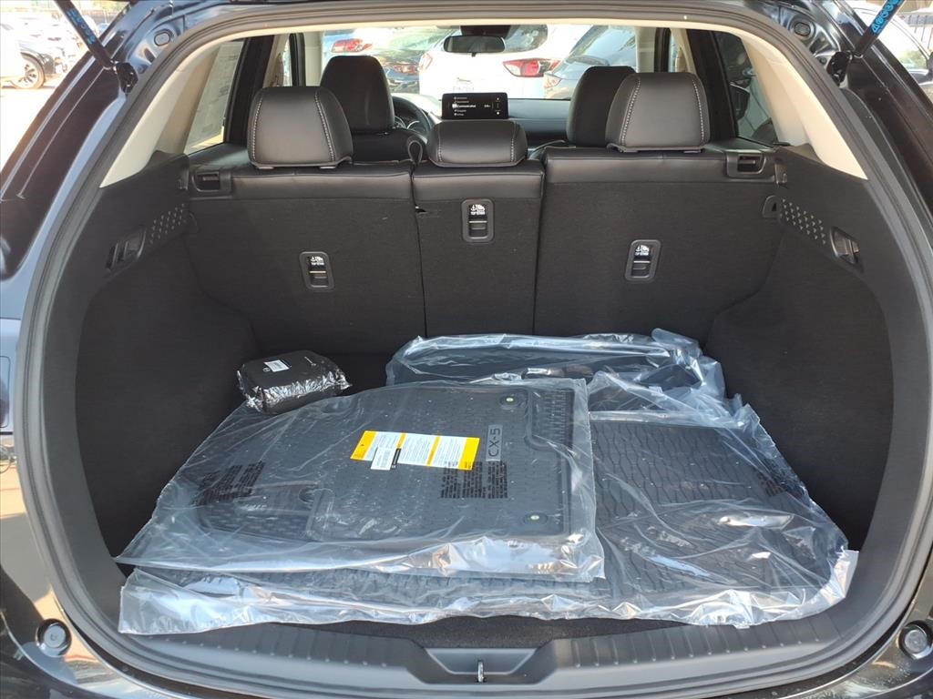 2025 Mazda CX-5 2.5 Select photo 18